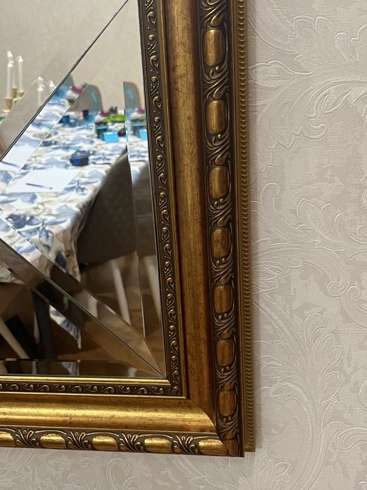 Зеркало с рамкой