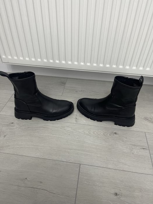 Ботинки черные продам