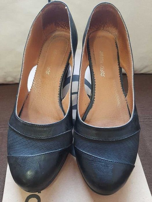 Продавам дамски обувки