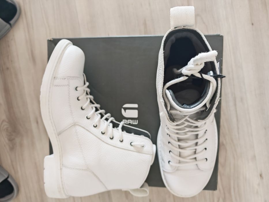 G star бели кожени боти