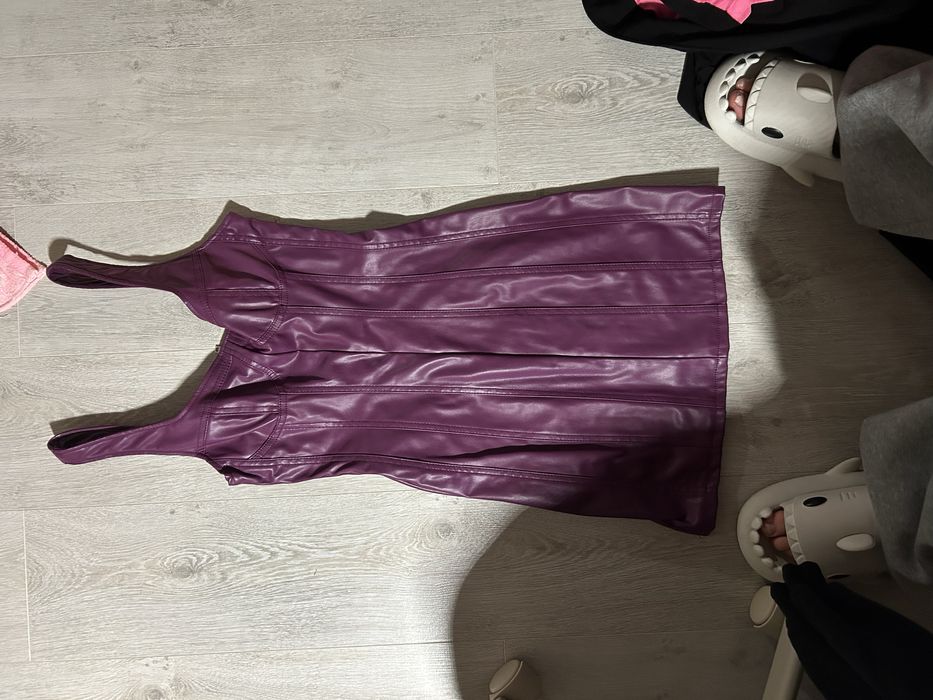 Рокля, кожена рокля , Bershka