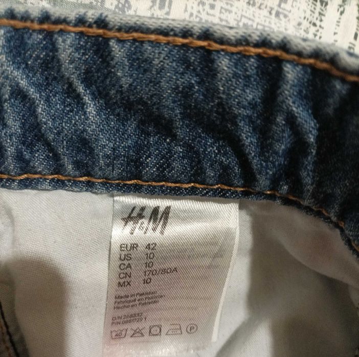 Pantaloni scurti H&M, mar.42, jeans/blug albastru