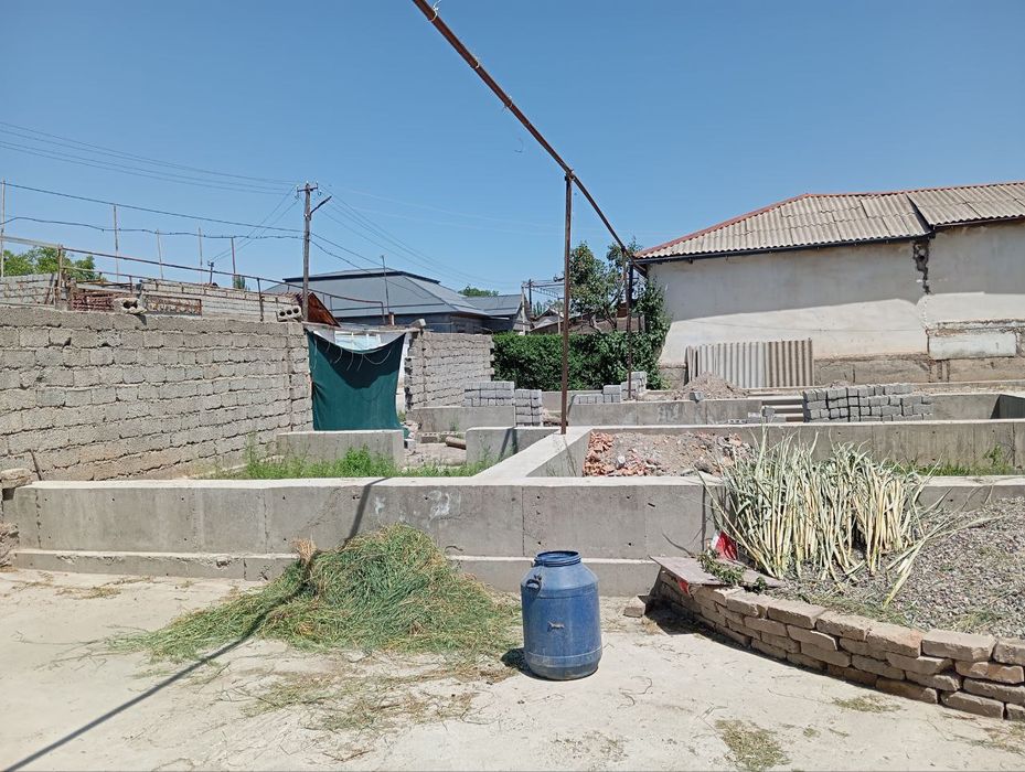 Yuqori Chirchiq tumanida 9 sotili xovli sotilvotti yengi fundamint bor