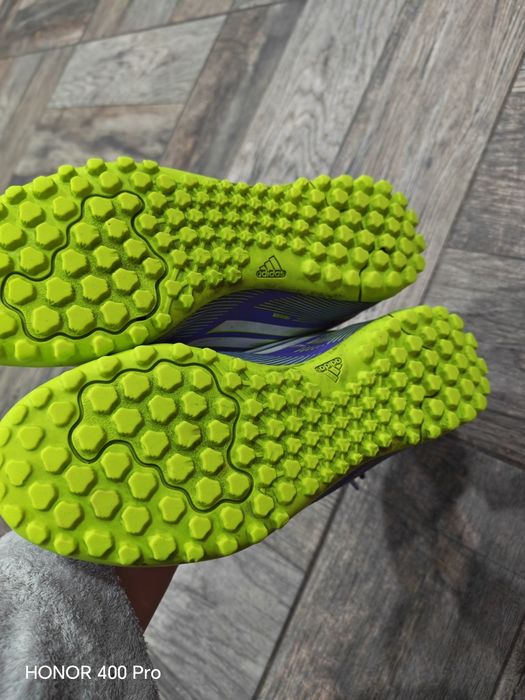 Футболни обувки  Adidas, Puma