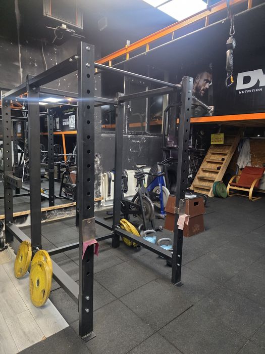 Aparate profesionale de fitness/culturism la comanda