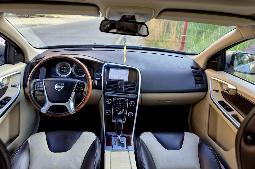Volvo Xc60 D5 SUMMUM / 2.4 / 4x4