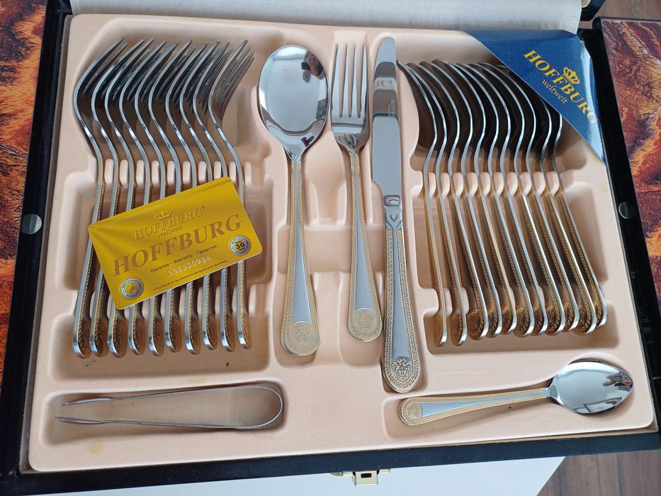 Комплект прибори със златно покритие Versace