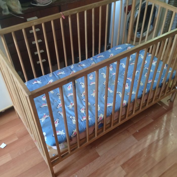 Продам детскую кроватку