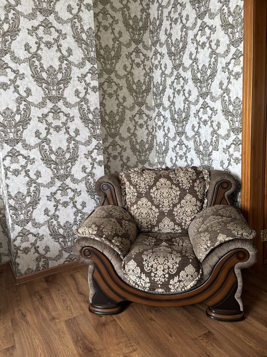 Продам диван с креслами б/у