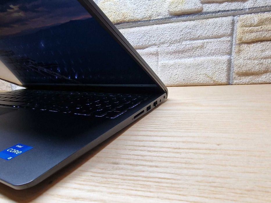 Лаптоп Dell Vostro 15 3530 Core i5 1334U 16GB 512GB SSD