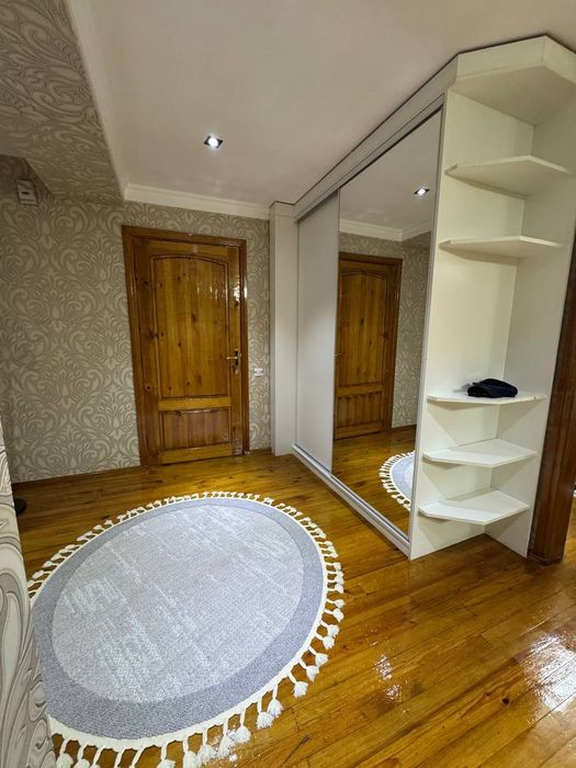 Сдается 3-х комнатная, 100м2 на Бузбазаре