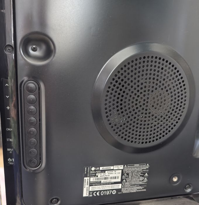 Като нов 3D SMART Телевизор LG с дисплей 42 инча с подарък 3D очила!