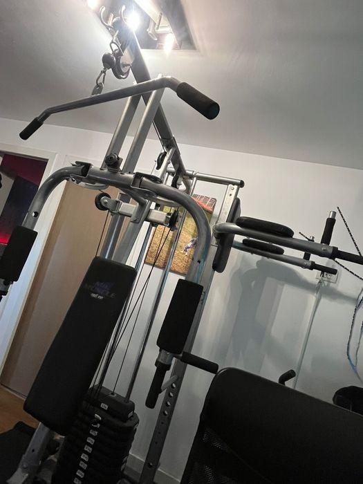 SALĂ ACASĂ – Aparat fitness multifuncțional complet, cu greutăți incluse