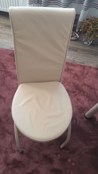 Masa extensibila de pana la 12 persoane