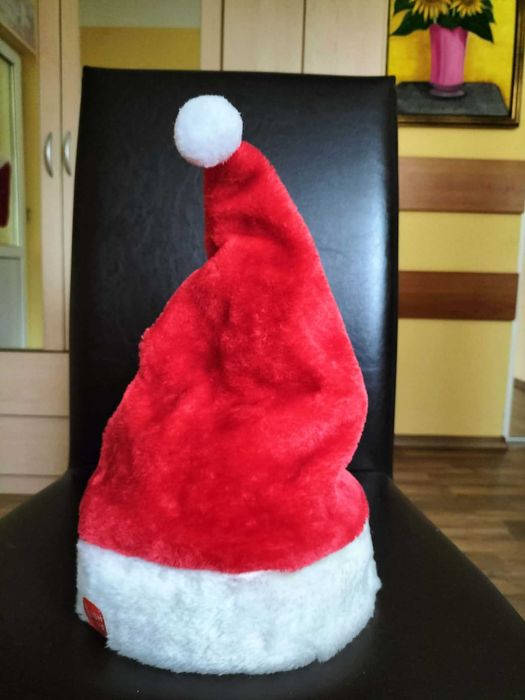 Caciula muzicala si dansatoare de Craciun