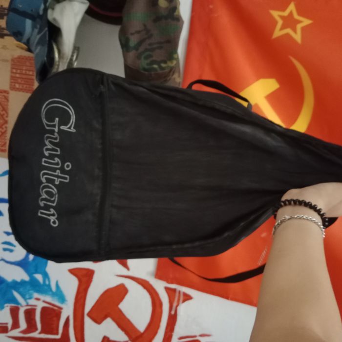 классическая гитара с чехлом