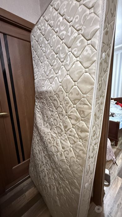 Матрас односпальный  б/у (2 шт)