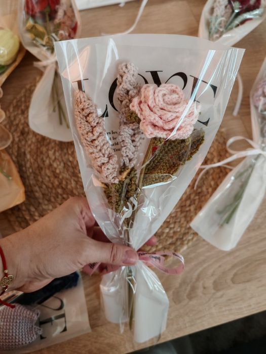 Ръчно изплетени цветя - Handmade flowers - За всякакви поводи - Ново