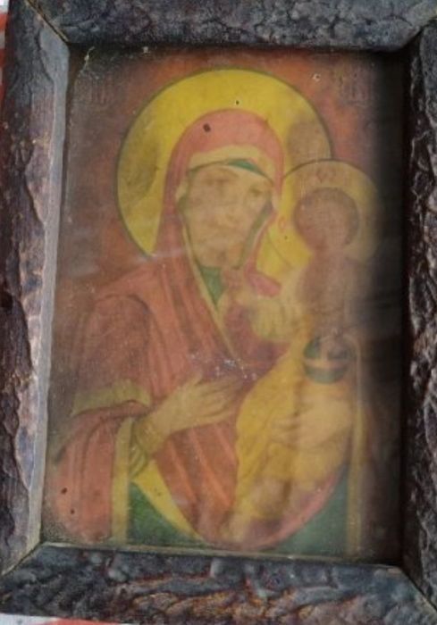 Стари домашни икони.