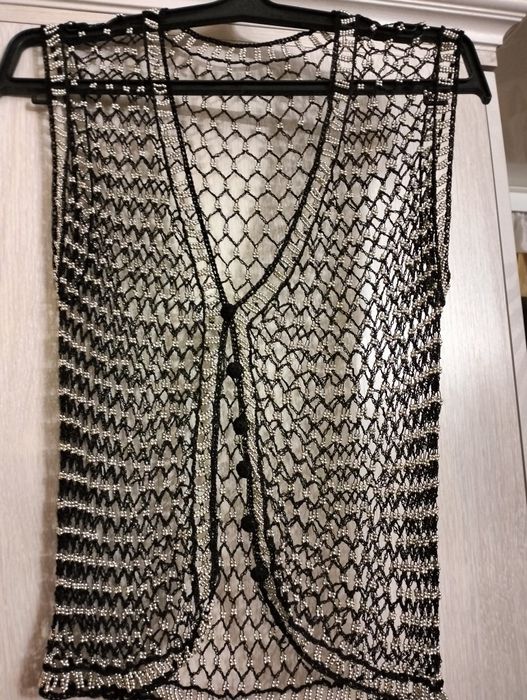 Продам жилетку из бисера