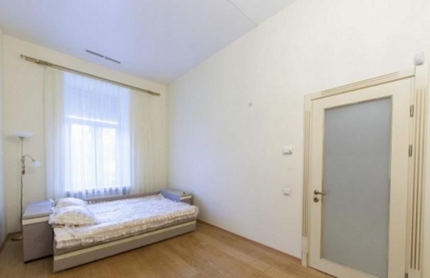 Сдается квартира на Ойбеке 4/4/9