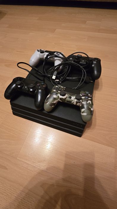 PS4 PRO 2TB stare perfecta de functionare [ CITITI DESCRIEREA ]