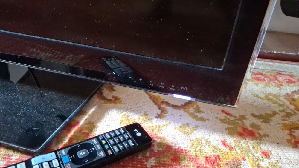 Televizor LG 42LW5500-ZE