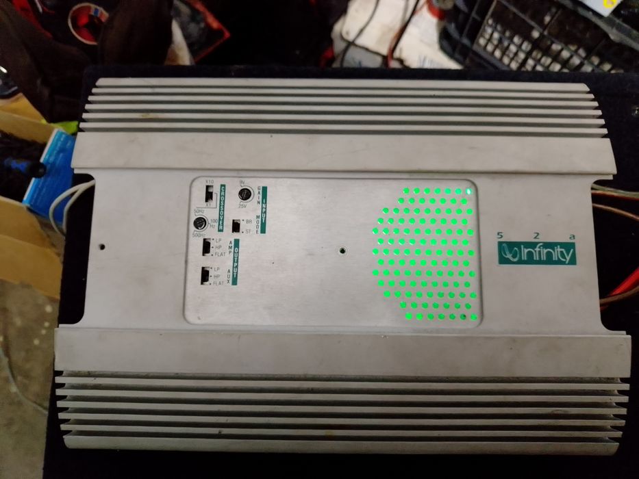 Subwoofer auto Pioneer și amplificator Infinity