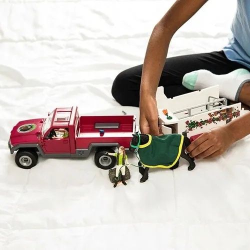 Schleich Farm Life - Комплект Пикап с Фургон за Коне