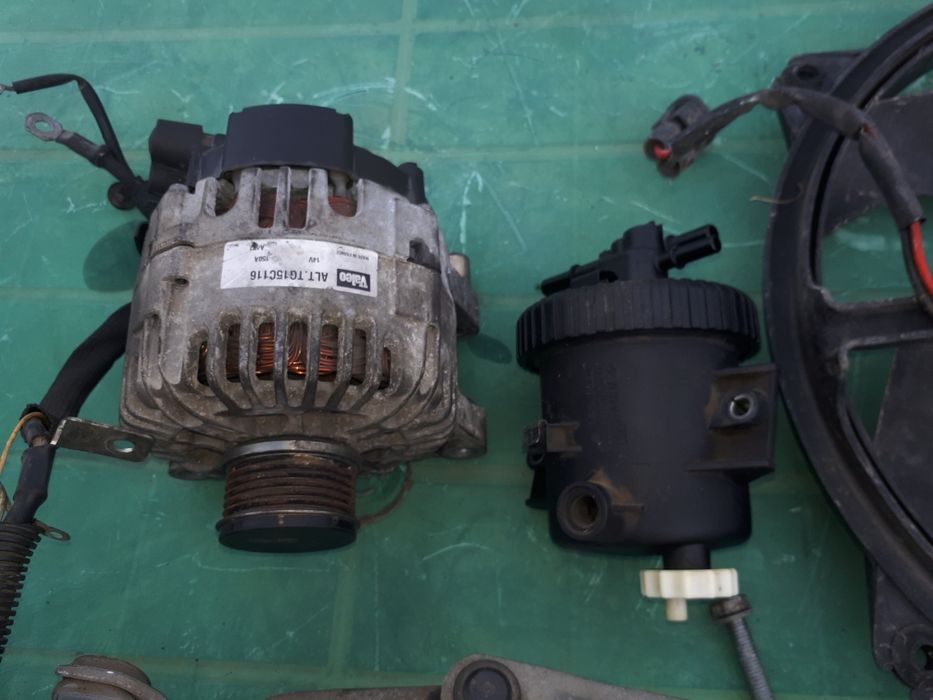 Продавам пежо307 дизел комби 110 коня 2000 кубика на части.