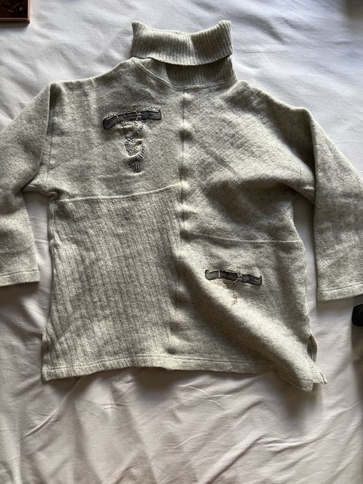 Pulover din casmir pe gat