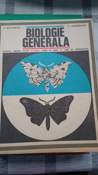 Vind diferite cărți