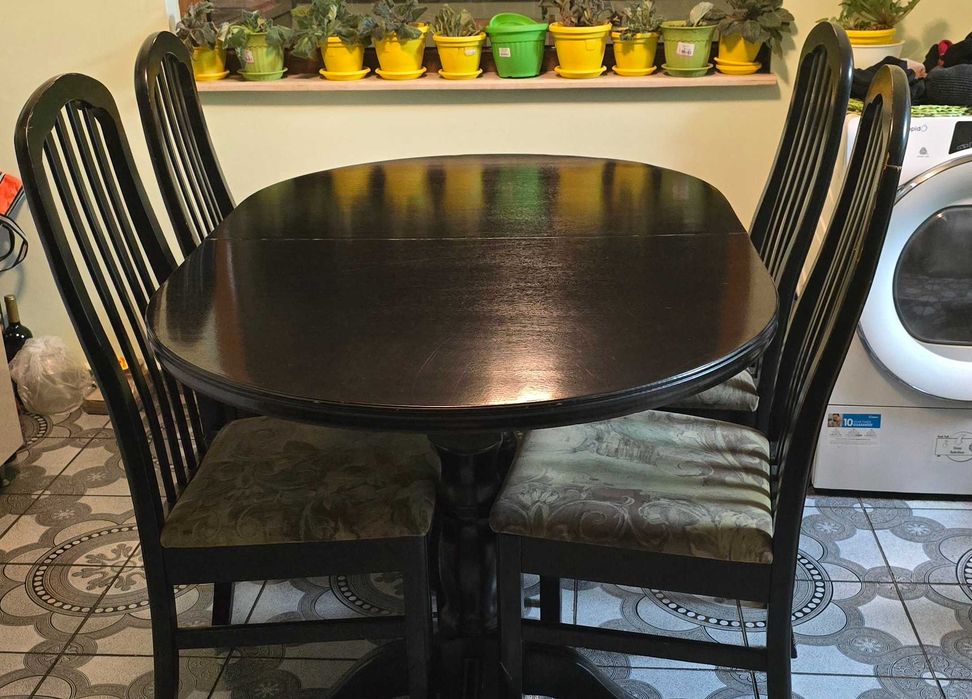 Трапезна маса с 4 стола