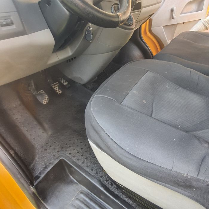 VW T5 -1.9 TDI COD ( BRS) Doka -6 Locuri