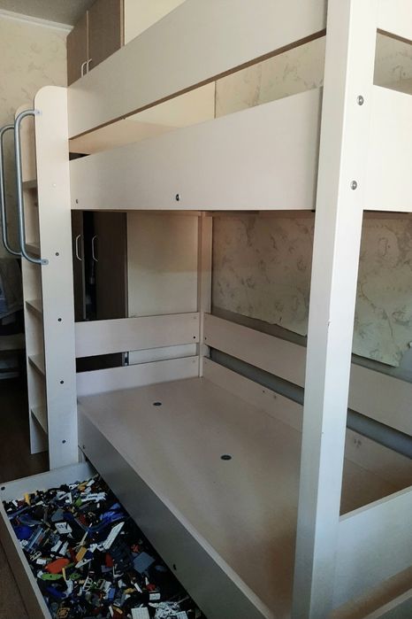 Кровать двухярусная