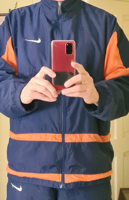 ПЕРФЕКТНО запазен РЕТРО мъжки анцуг NIKE