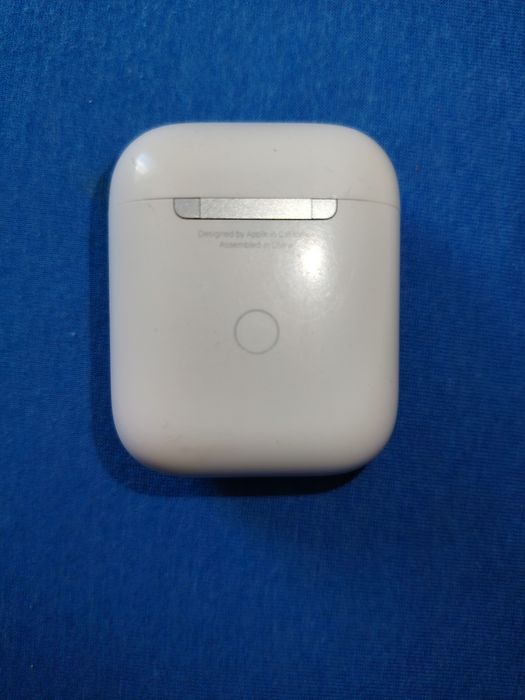 Продам кейс от наушников airpods