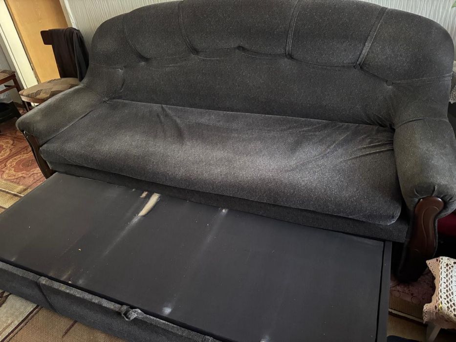 Отдам даром диван
