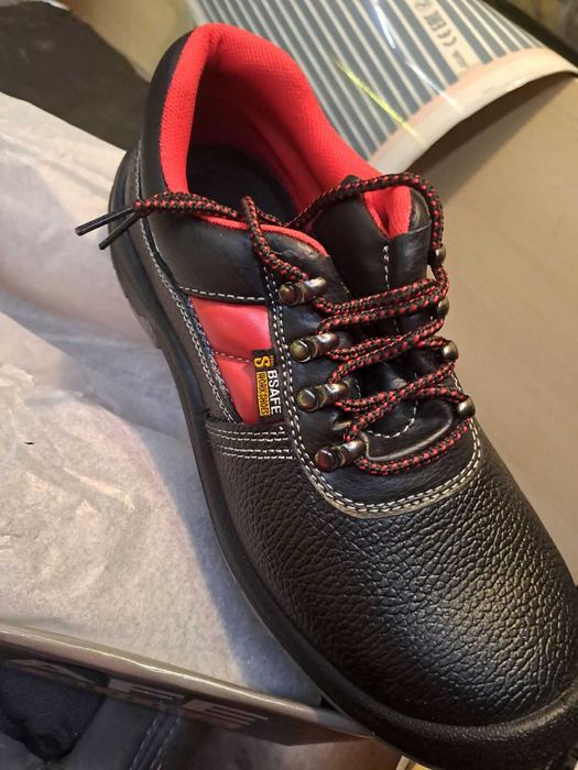 Продавам сейфти обувки