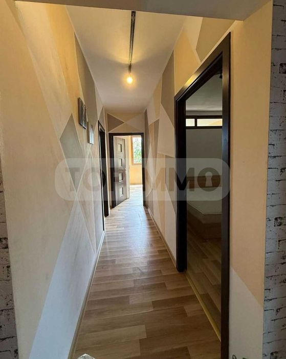 Продава се Тристаен апартамент в Варна, Левски - 79 кв.м за 2450 €/кв.м - Снимка #2