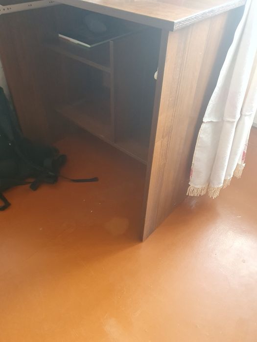 Продам стол письменный