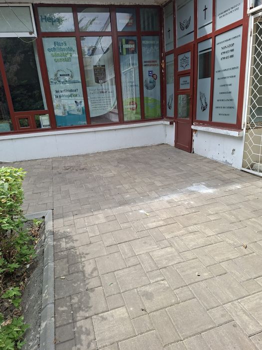 Inchiriez spatiu comercial