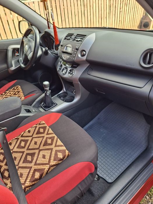 Vând Toyota rav 4 an 2010