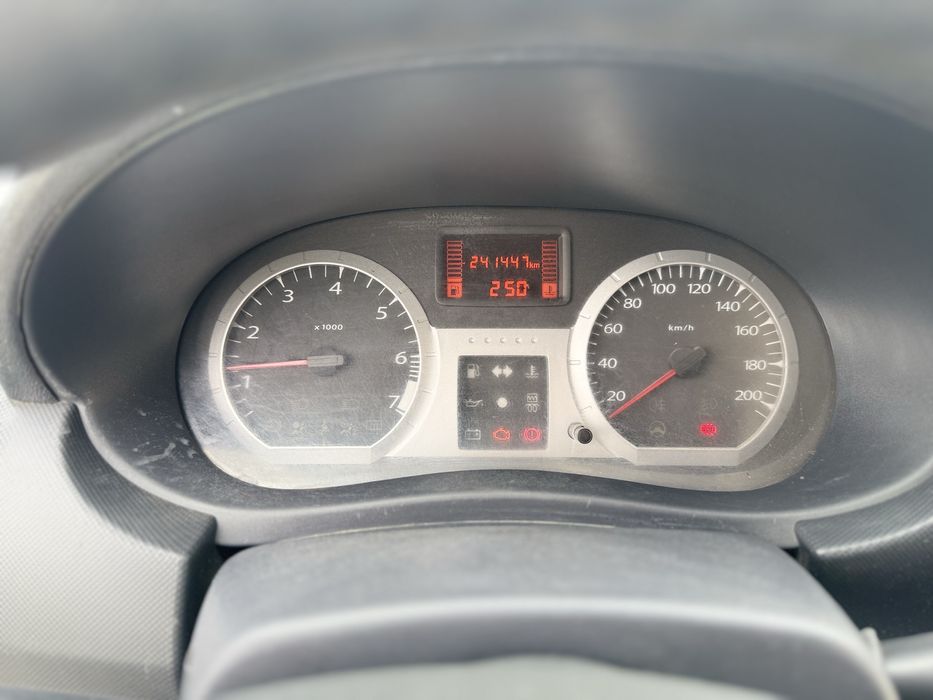 Лада Ларгус продам.