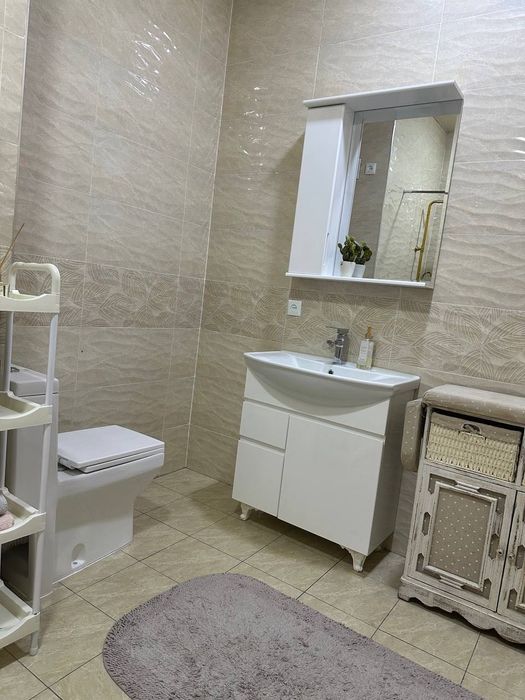 Яшнабад ЖК Азиа Хаус продается квартира с Евро ремонтом 2/5/8  68м2