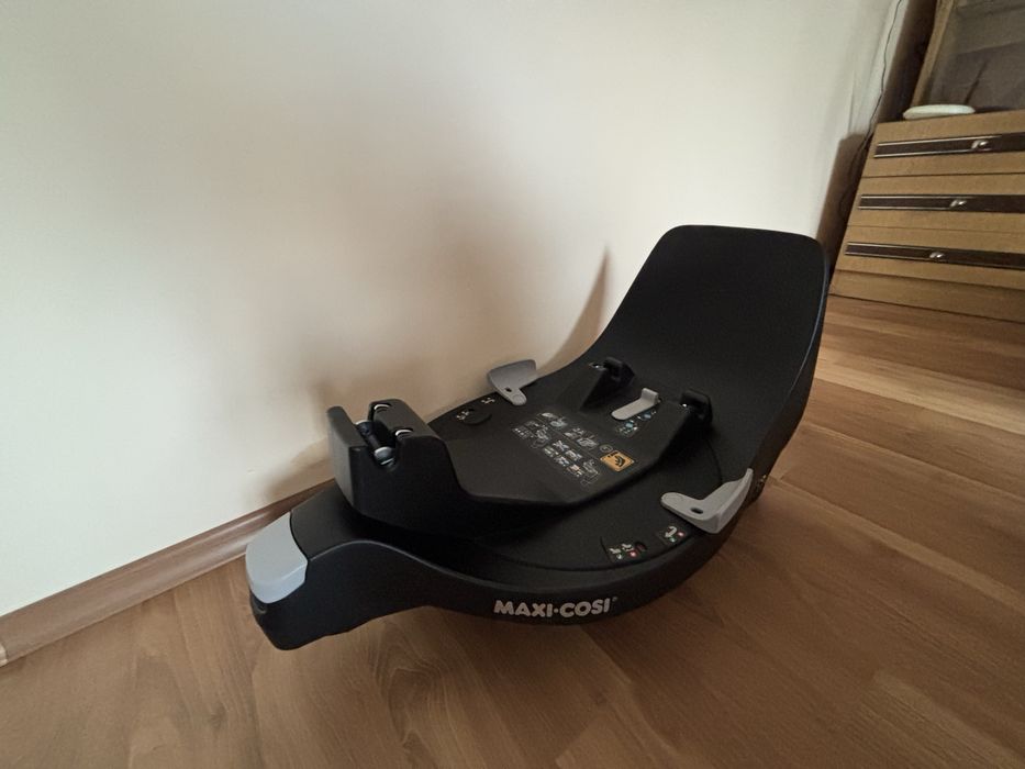 Бебешко столче за кола Maxi-Cosi Pebble 360 с ISOFIX база (FamilyFix 360)