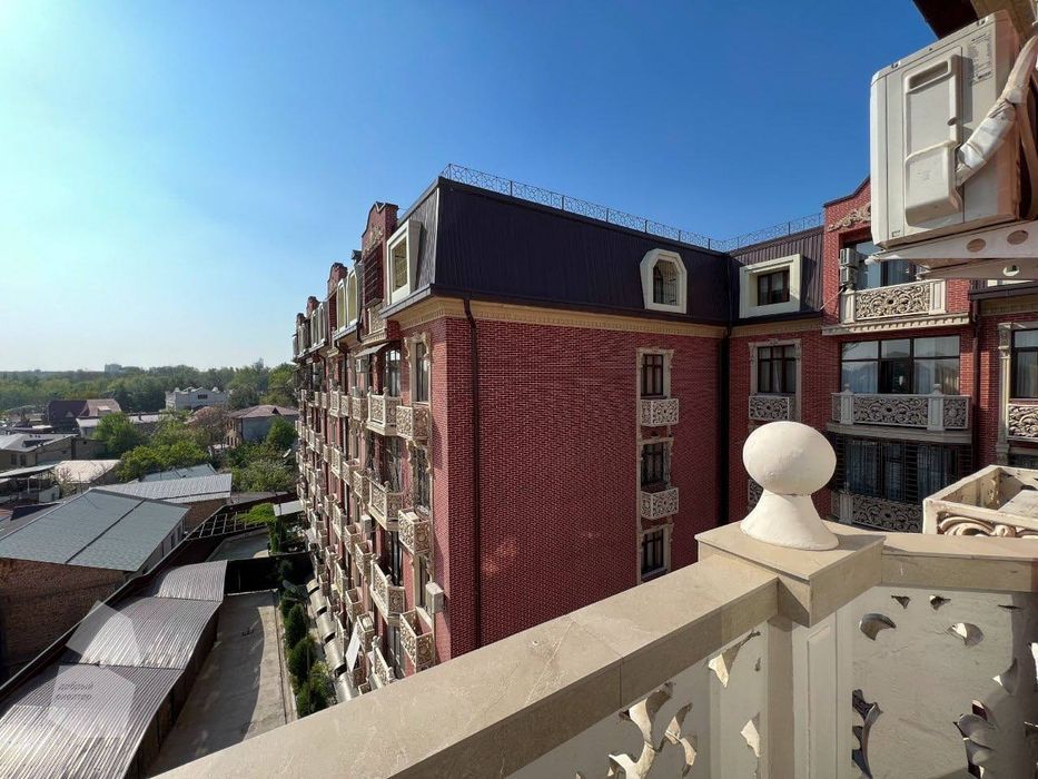 Продается квартира 138 м2.