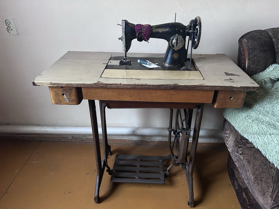 Старая Швейная машинка