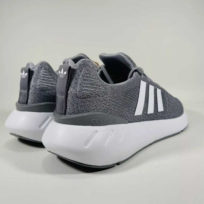 Оригинални мъжки обувки ADIDAS  SWIFT RUN 22  размери 42 -46 2/3