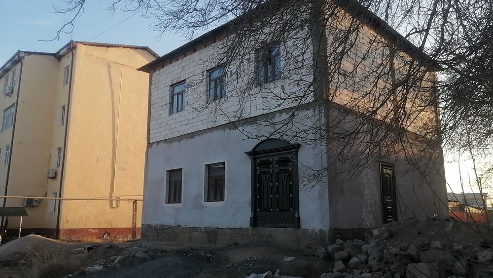 Срочно 2 этаж Жай Сатылады жетпеген пулына карасамыз